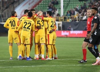 Galatasaray’a çifte müjde!