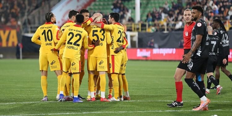 Galatasaray’a çifte müjde!