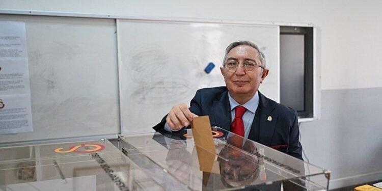 Galatasaray’da divan kurulu başkanlığına Aykutalp Derkan seçildi