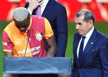 Galatasaray’da Dursun Özbek’ten Osimhen için maaş açıklaması!