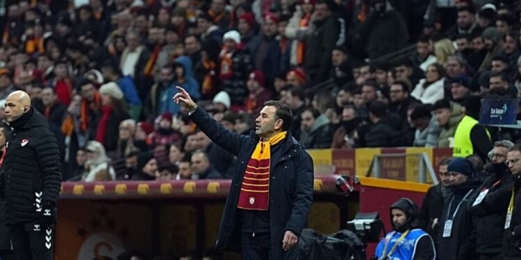 Galatasaray’da Okan Buruk Beşiktaş’ı 3 isimle yıkmayı planlıyor!