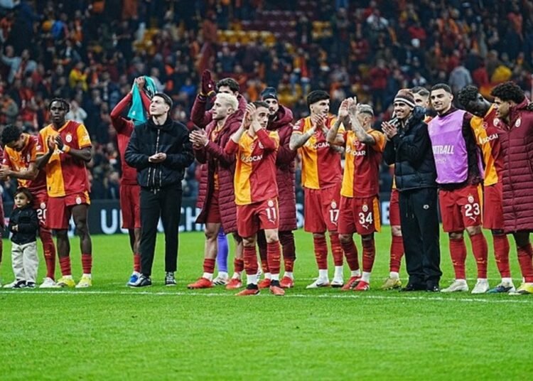 Galatasaraylı 4 yıldıza dev kanca! Liverpool maçında…