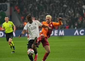 Galatasay’dan Beşiktaş’a yanıt! “Bugün ayağa basmak serbest mi?”