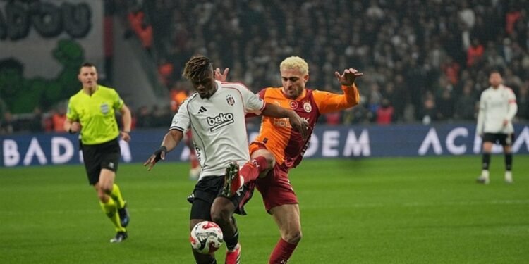 Galatasay’dan Beşiktaş’a yanıt! “Bugün ayağa basmak serbest mi?”