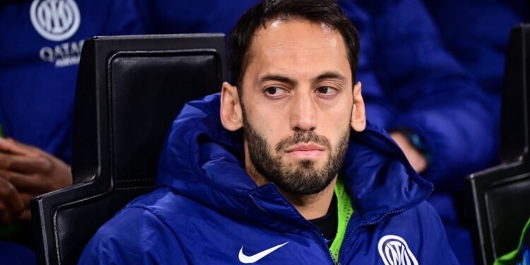 Inter’den Hakan Çalhanoğlu kararı! Transfer bedeli belirlendi