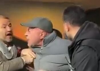 Kadıköy’de büyük gerginlik! Samsunspor Başkanı Yüksel Yıldırım taraftarlarla tartıştı!