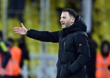 Namağlup yola devam