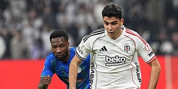 Özcan şans bekliyor