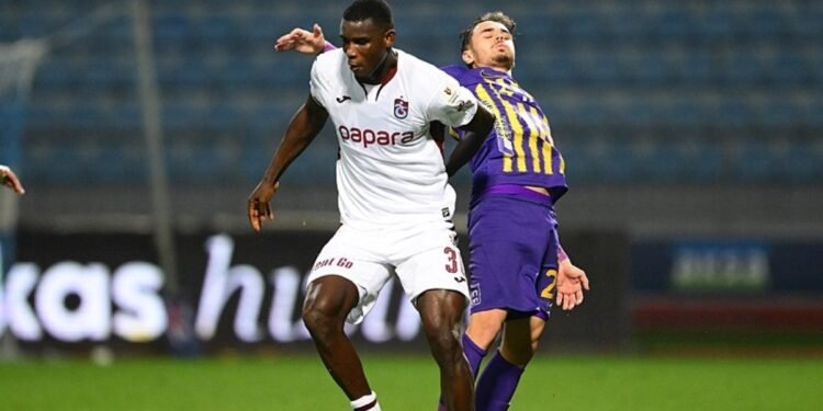 Rakiplerine yoğun baskı