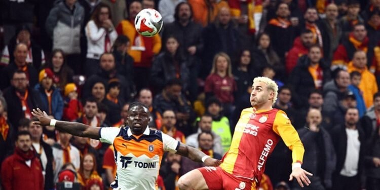 RAMS Başakşehir’de Festy Ebosele kırmızı kart gördü!