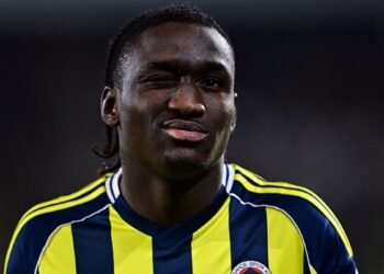 Sidiki Cherif’in ziyareti sonrası Angers sarı-laciverte büründü!