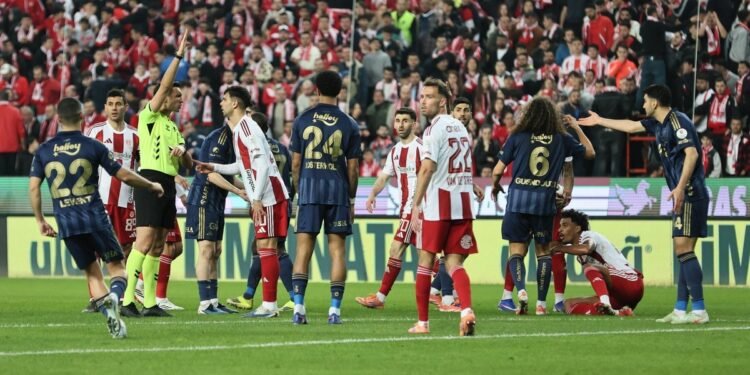 Spor yazarları, Hesap.com Antalyaspor-Fenerbahçe maçını değerlendirdi