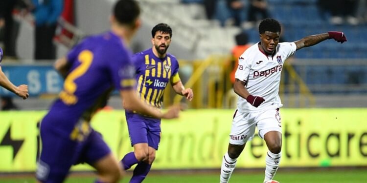 Trabzonspor’dan Oulai paylaşımı! Gözyaşlarını tutamamıştı