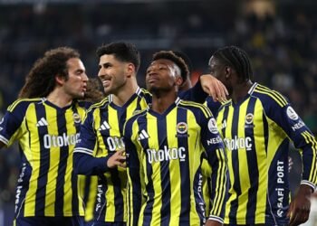 Transferde büyük piyango! Fenerbahçeli futbolcu için sıraya girdiler