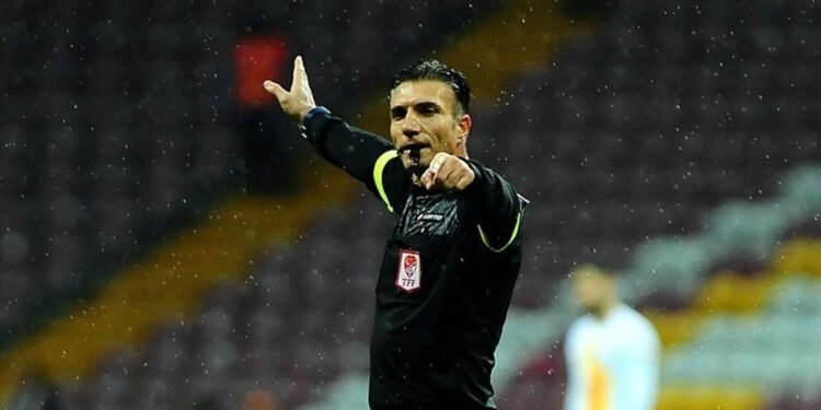 Trendyol Süper Lig’de Mısırlı.com.tr Fatih Karagümrük-Fenerbahçe maçının VAR hakemleri belli oldu!