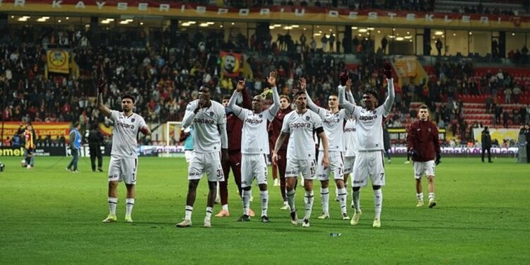 Tribünlere destek çağrısı