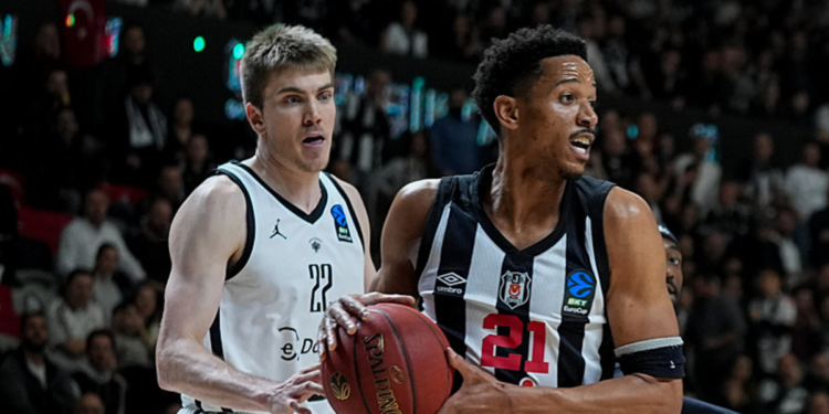 Yarı finalde Türk derbisi