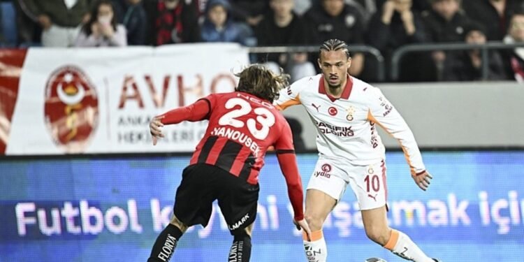 Ahmet Çakar Galatasaray’ın iptal edilen golünü yorumladı! Ofsayt kararı doğru mu?