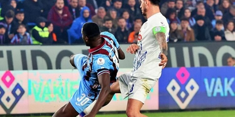 Akyazı’da kapalı gişe