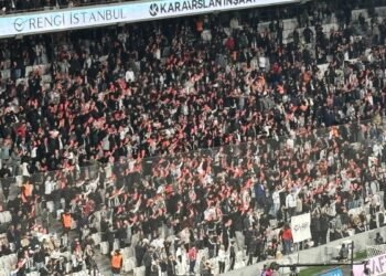 Beşiktaş taraftarından MHK’ya kırmızı kart!