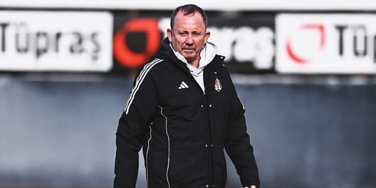 Beşiktaş’ta 23 ayrılık birden! Sergen Yalçın biletlerini kesti