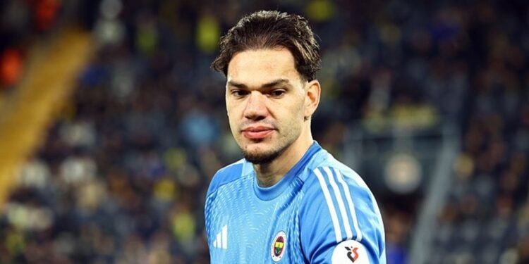 Ederson Moraes’ten eleştirilere yanıt! “Hakaret olmadığı sürece…”