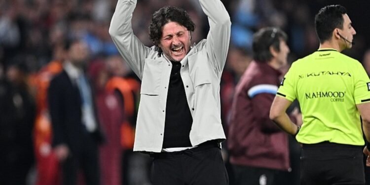 Fatih Tekke’den Galatasaray zaferi sonrası soyunma odası konumşası!