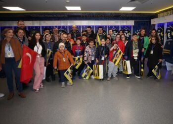 Fenerbahçe 23 Nisan’da özel çocukları ağırladı
