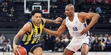Fenerbahçe Beko deplasmanda Anadolu Efes’i yendi! (İŞTE MAÇIN ÖZETİ)