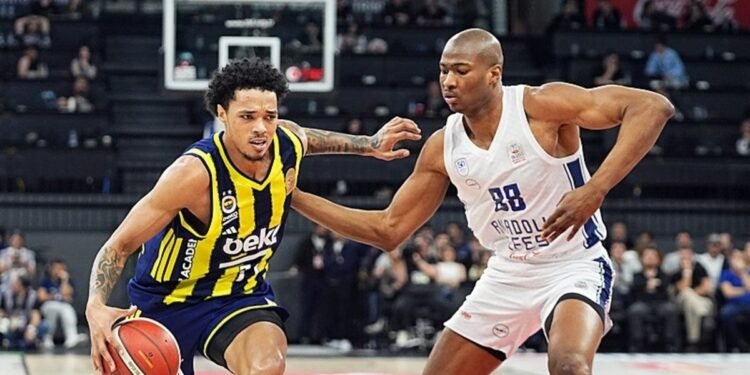 Fenerbahçe Beko deplasmanda Anadolu Efes’i yendi! (İŞTE MAÇIN ÖZETİ)