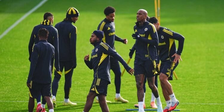 Fenerbahçe’de ayrılık kararı! İşte sezon sonu gönderilecek o isim