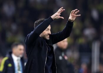 Fenerbahçe’de ayrılıklar peş peşe gelecek! İşte o isimler…