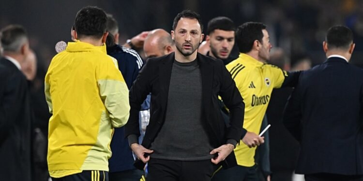 Fenerbahçe’de büyük tehlike! Tedesco derbi öncesi alarm verdi