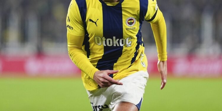Fenerbahçe’de flaş ayrılık! Gitmesine izin verildi
