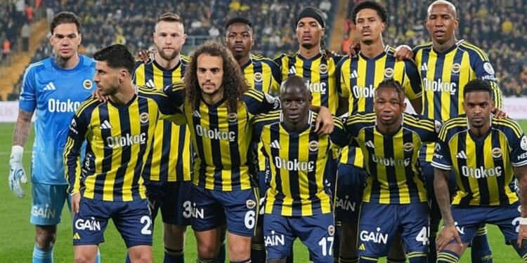 Fenerbahçe’de şok sakatlık! Yıldız futbolcu devam edemedi