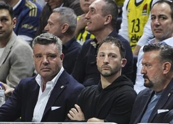 Fenerbahçe’de yeni sezon belirsizliği! Transfer listesi hazır ancak…