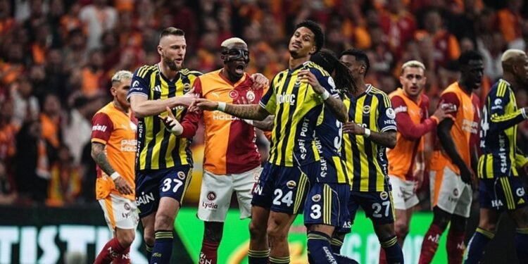 Fenerbahçe’de yıldız isim Roma’ya transfer olabilir!