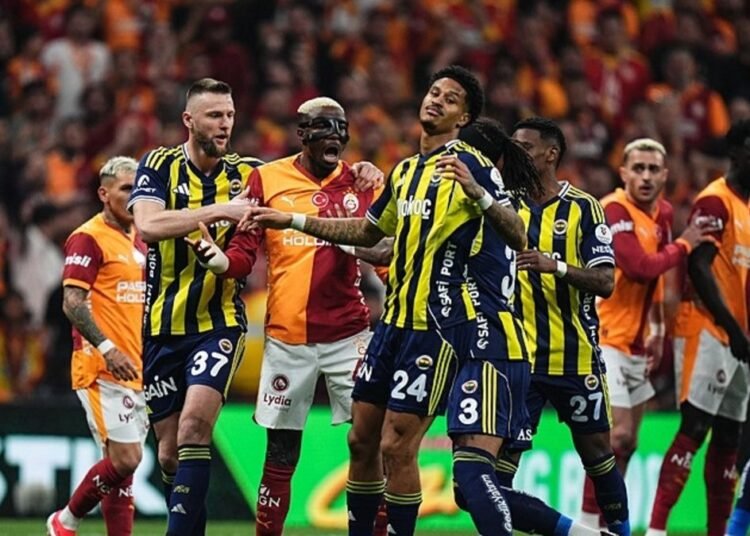 Fenerbahçe’de yıldız isim Roma’ya transfer olabilir!