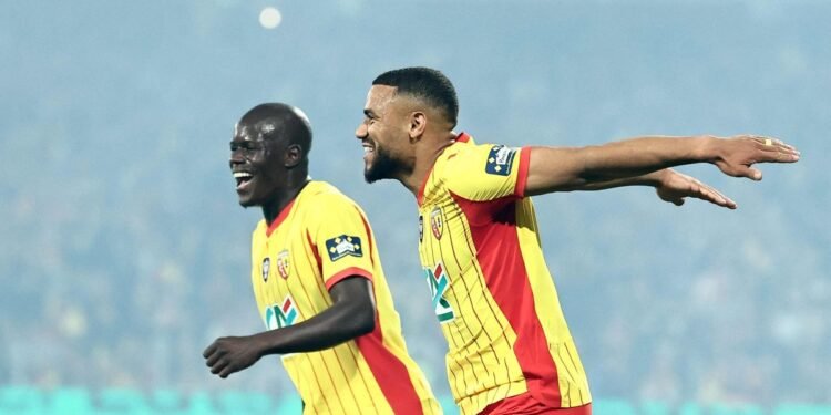 Fenerbahçe’den savunmaya flaş hamle! Geçmişte de gündeme gelmişti