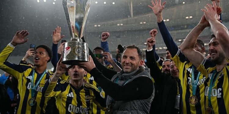 Fenerbahçeli futbolculardan Tedesco’ya veda paylaşımları!