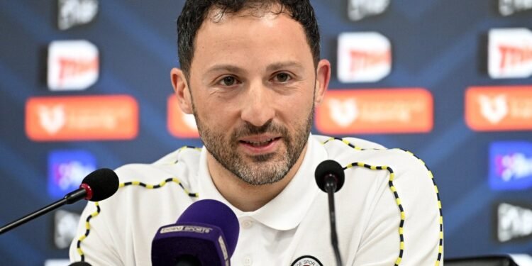 Fenerbahçe’nin gündemindeki isimden transfer açıklaması geldi!