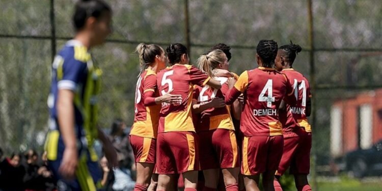 Galatasaray Gain derbide Fenerbahçe Arsavev’i yendi!