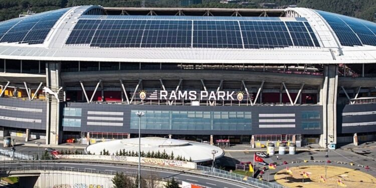 Galatasaray tribünleri: İnsanlık bir olsun siyonizm yok olsun!