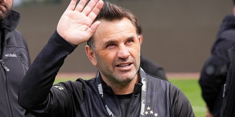 Galatasaray’da Okan Buruk etkisi! 16 teknik direktöre bedel