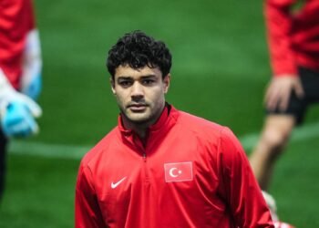 Galatasaray’da Ozan Kabak gelişmesi! İmzayı atıyor