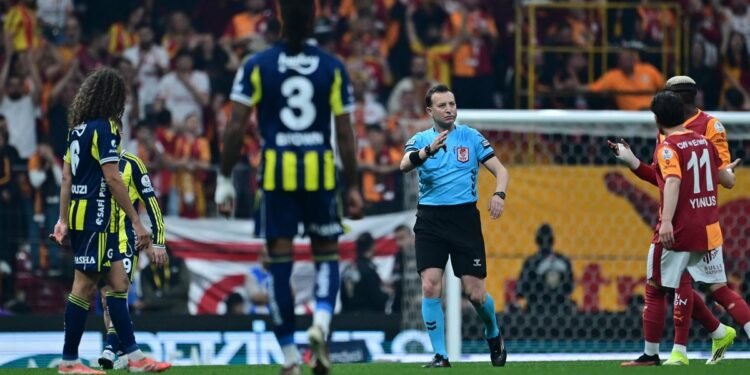 Galatasaray’dan penaltı pozisyonu sonrası paylaşımı!