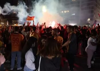 Galatasaray’ın derbi galibiyeti İzmir’de coşkuyla kutlandı!