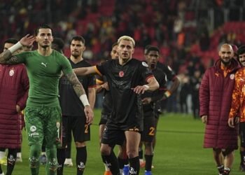 Galatasaray’ın şampiyonluk ihtimalleri hakkında flaş yorumlar!