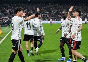 Gol düellosunda Beşiktaş Hesap.com Antalyaspor’a şans tanımadı!