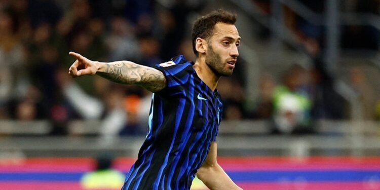 Hakan Çalhanoğlu’ndan Galatasaray’ı yıkan haber! Bunu kimse beklemiyordu